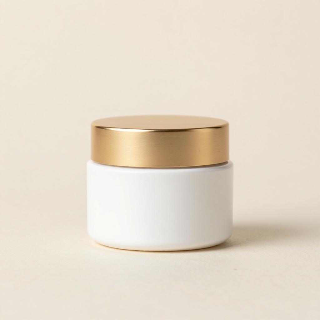 Dry shampoo powder packaging system — wide-mouth jar with shaker dispensing mechanism