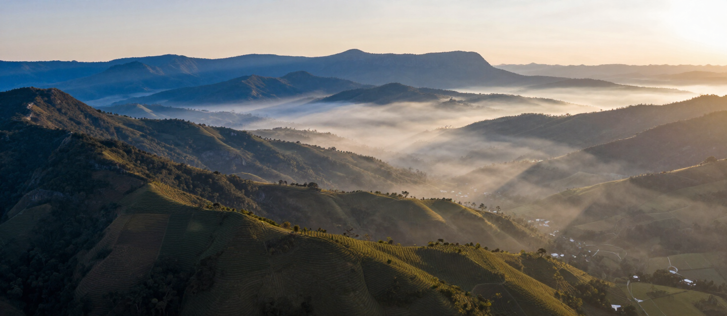 Serra da Mantiqueira de Minas ao amanhecer